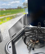 Windschutz Küchenzeile an der Kastenwagen Schiebetür / by STYYL