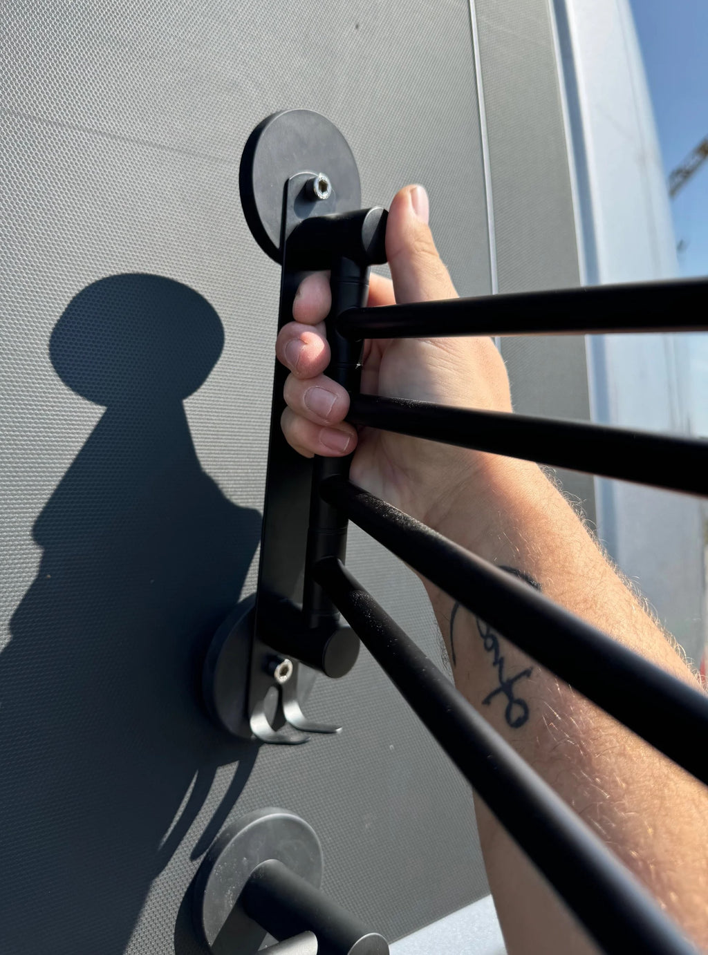 Magnetischer 4-armiger Handtuchhalter inkl. Haftgrund für Innen und Außen - by Styyl